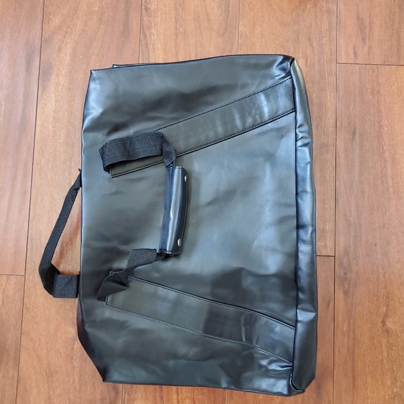 CALVIN KLEIN FAUX LEATHER DUFFLE BAG - Picture 6 of 9